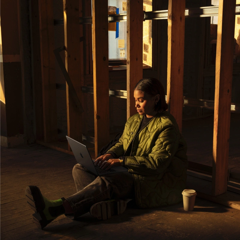 Apple MacBook Pro 16" (2024) 1Тб Серебристый (MX2V3) (M4 Max 14-ядер CPU/32-ядер GPU, 36 ГБ, 1ТБ SSD). Фото 7