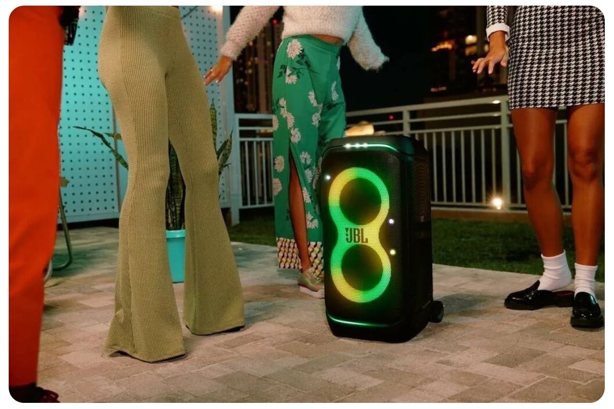 JBL-Partybox-Stage-320-02